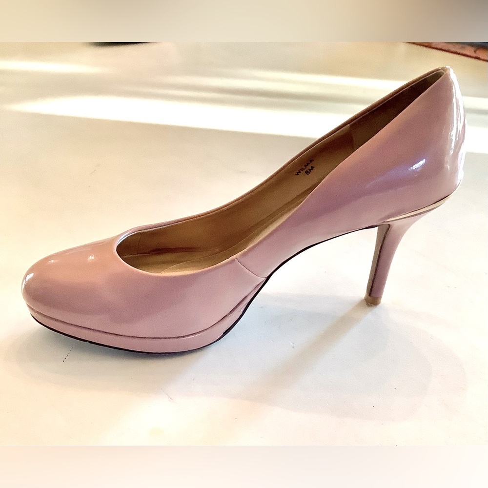 Tahari Patent Leather Blush Pink Wilma Heels Size 8